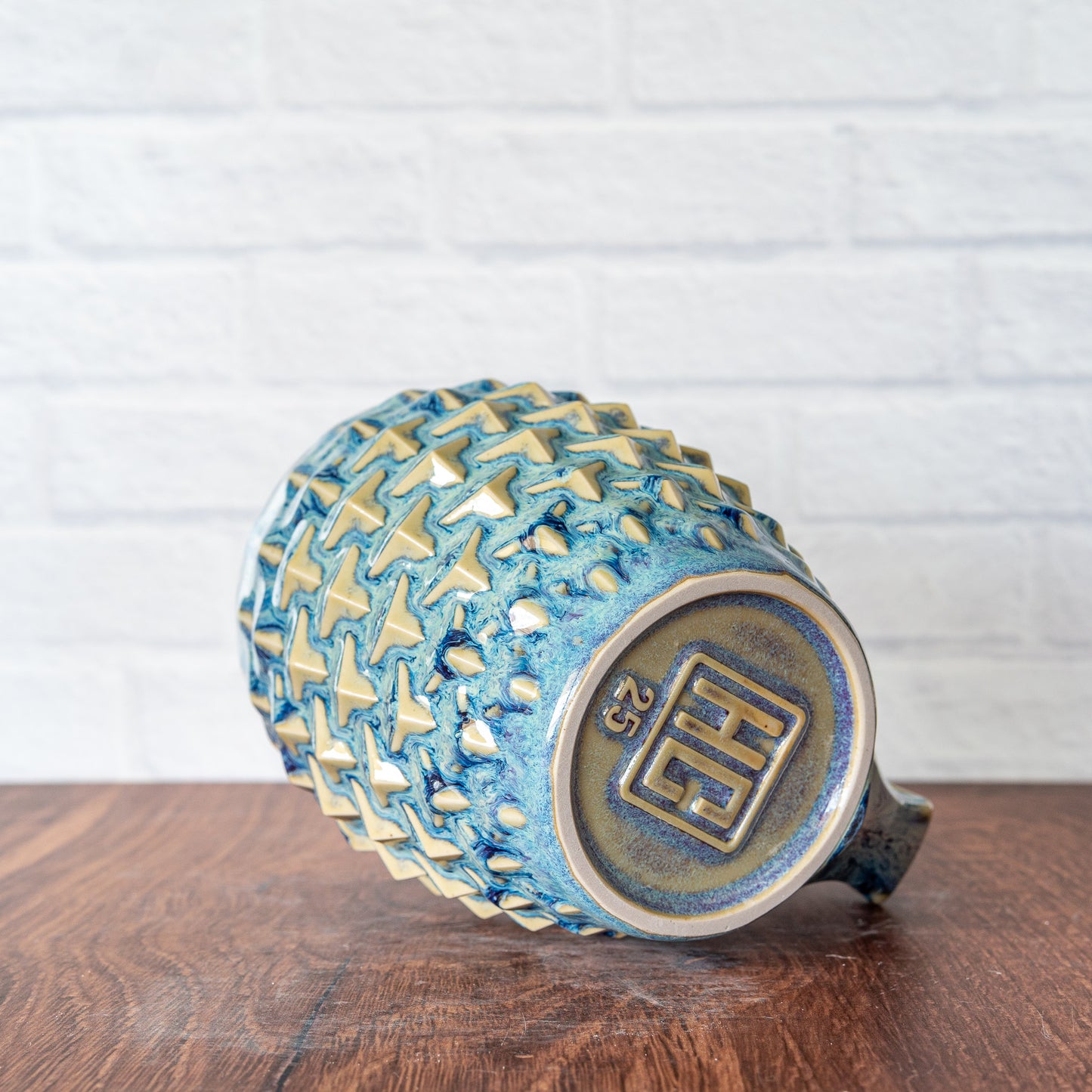 20oz 'Riptide' Cubes Mug