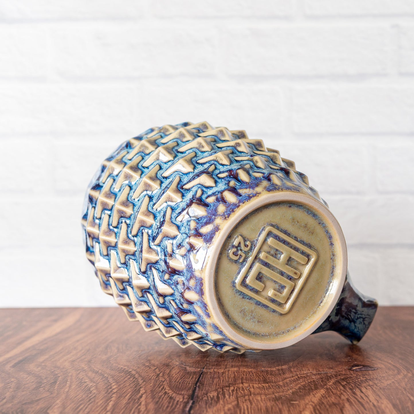 20oz 'Riptide' Cubes Mug