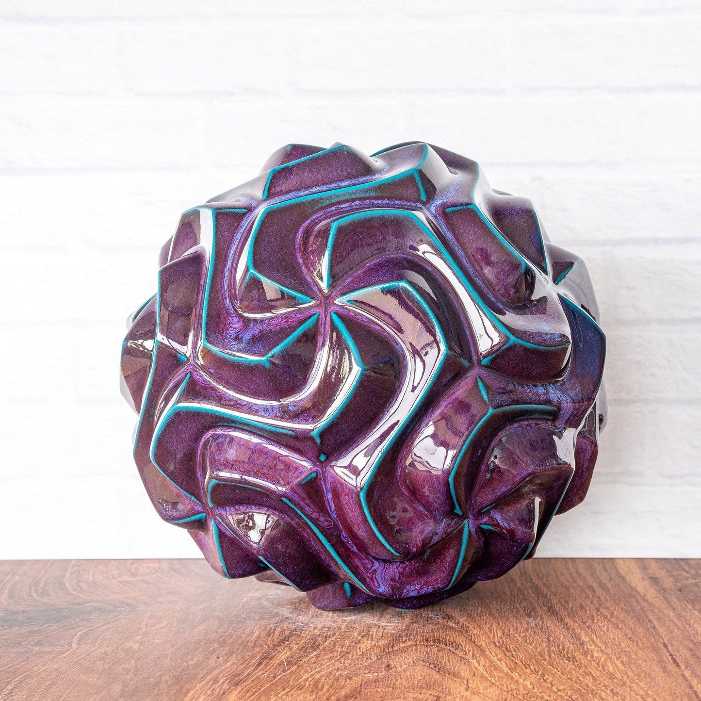 'Dragon's Blood' Porcelain Spirahedron