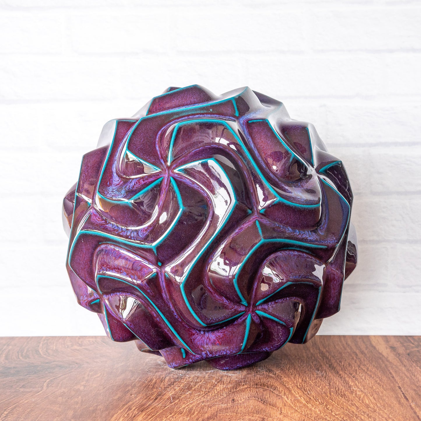 'Dragon's Blood' Porcelain Spirahedron